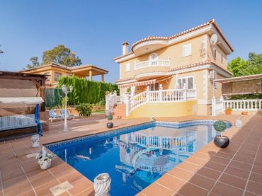 House with pool for sale in Cenes de la Vega