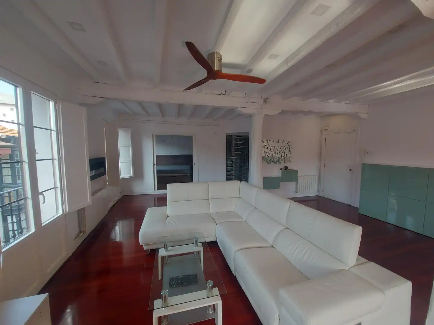 Sala d'estar de Pis en venda en Bilbao  amb Calefacció i Balcó