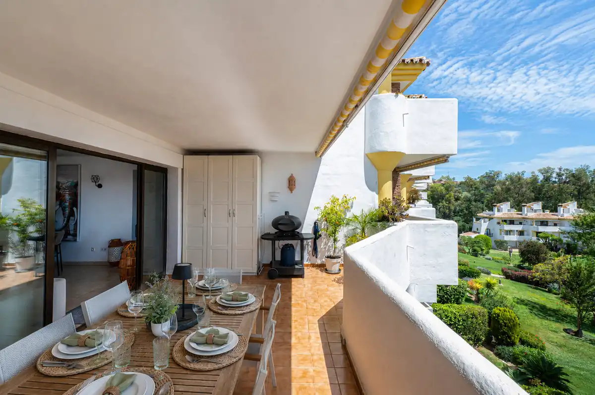 Apartamento con piscina en venta en Calahonda, imagen 15