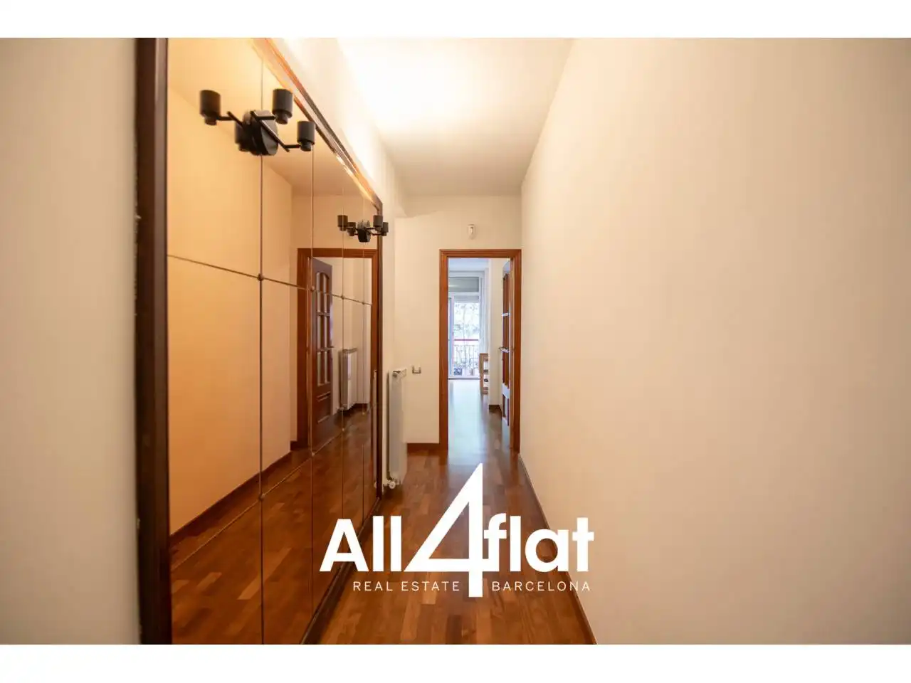 Piso de alquiler en Barcelona con Parquet y Balcón