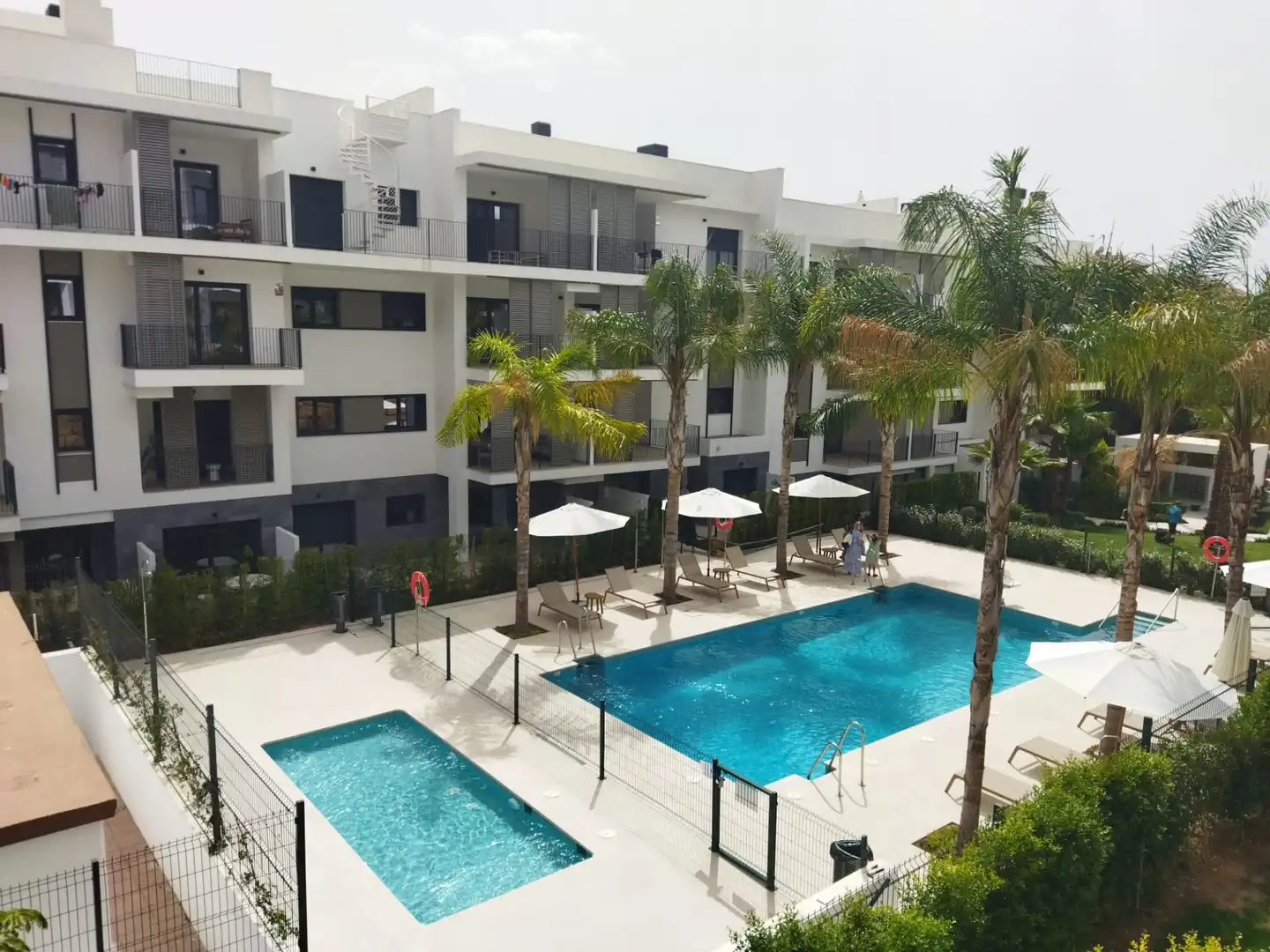 Piscina de Apartament de lloguer en Estepona amb Aire condicionat, Terrassa i Traster