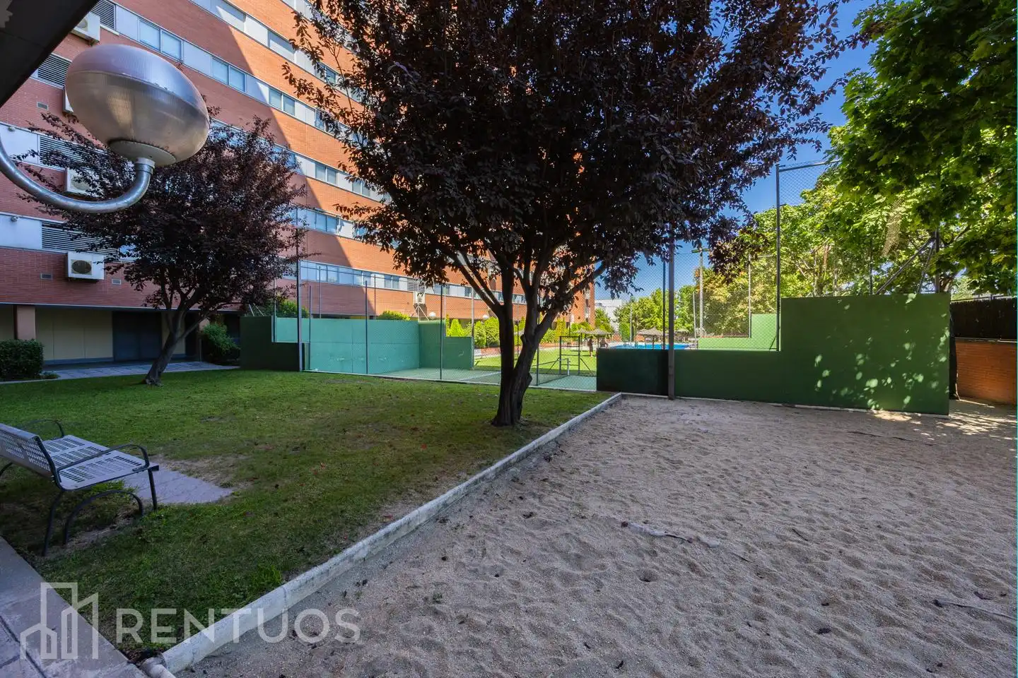 Parking de Piso de alquiler en Madrid con Aire acondicionado, Calefacción y Terraza