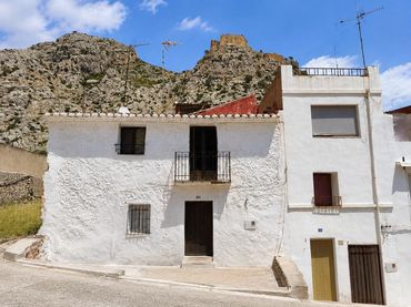 Casa amb balcó en venda a Calle CALVARIO