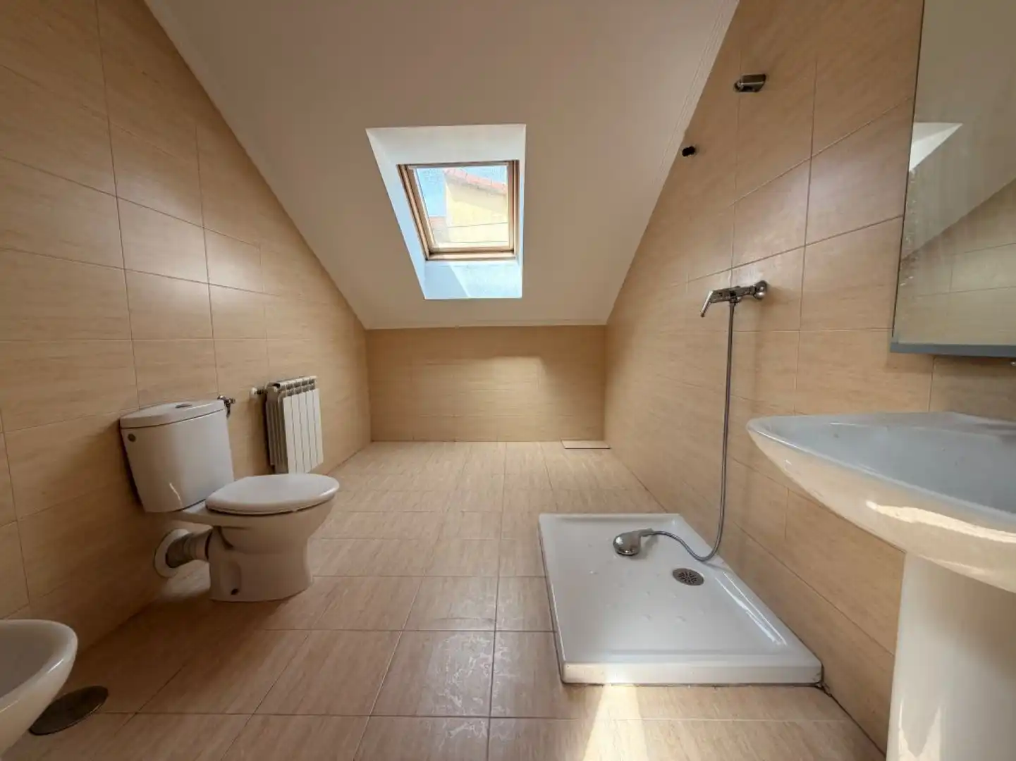 Baño de Casa o chalet en venta en Torrelavega  con Calefacción, Jardín privado y Parquet
