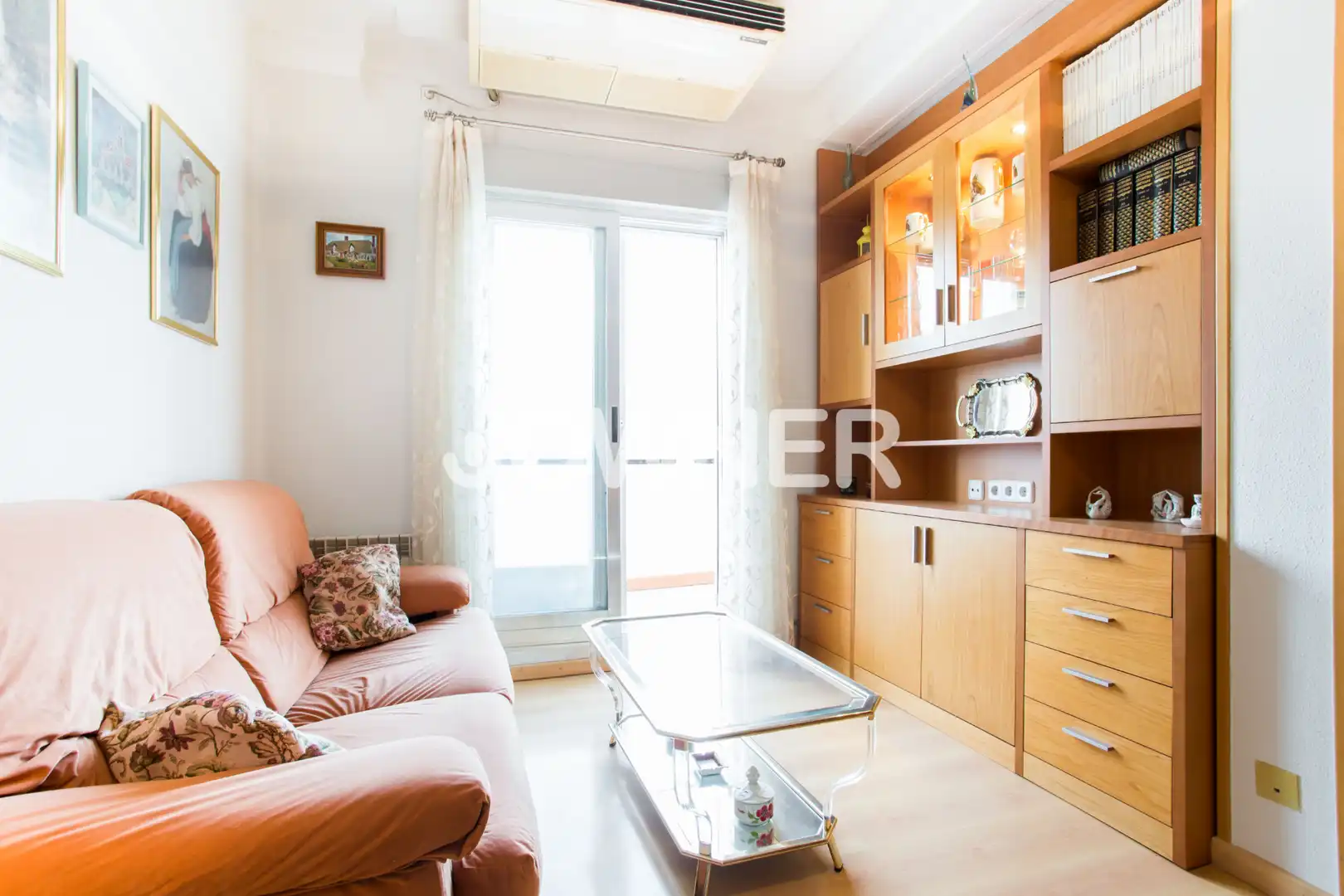 Living room of Flat for rent in Madrid  with Air Conditioner, Heating and Terrace