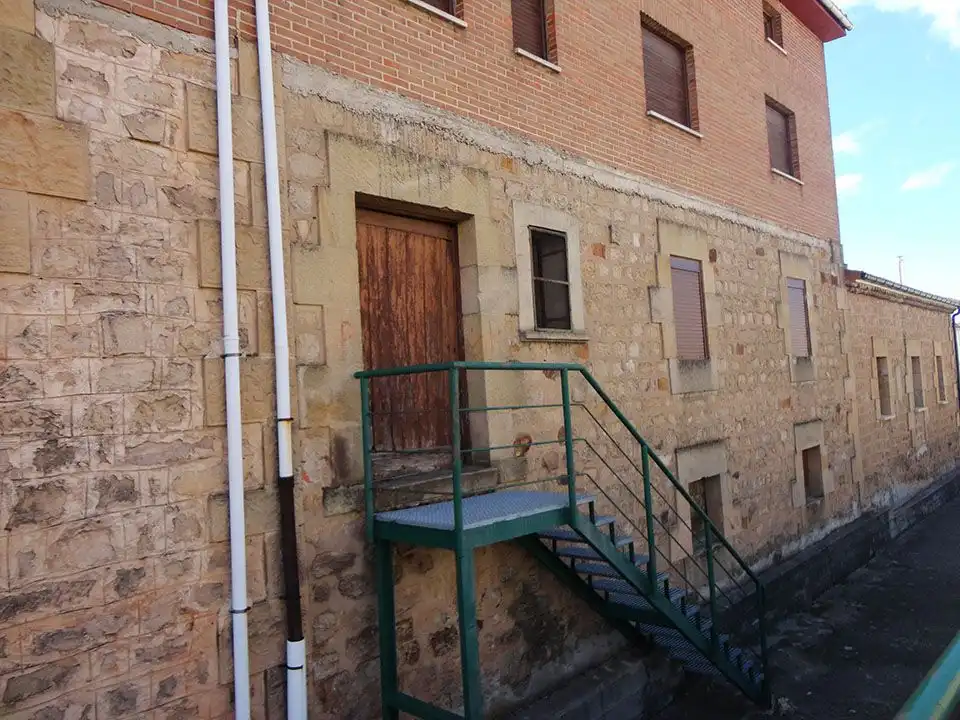 Vista exterior de Casa adosada en venta en Quintanar de la Sierra con Terraza