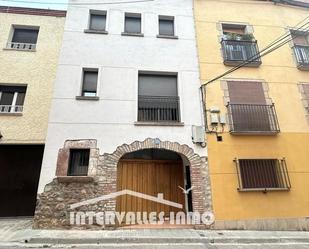 Casa adosada en venda a Caldes de Montbui