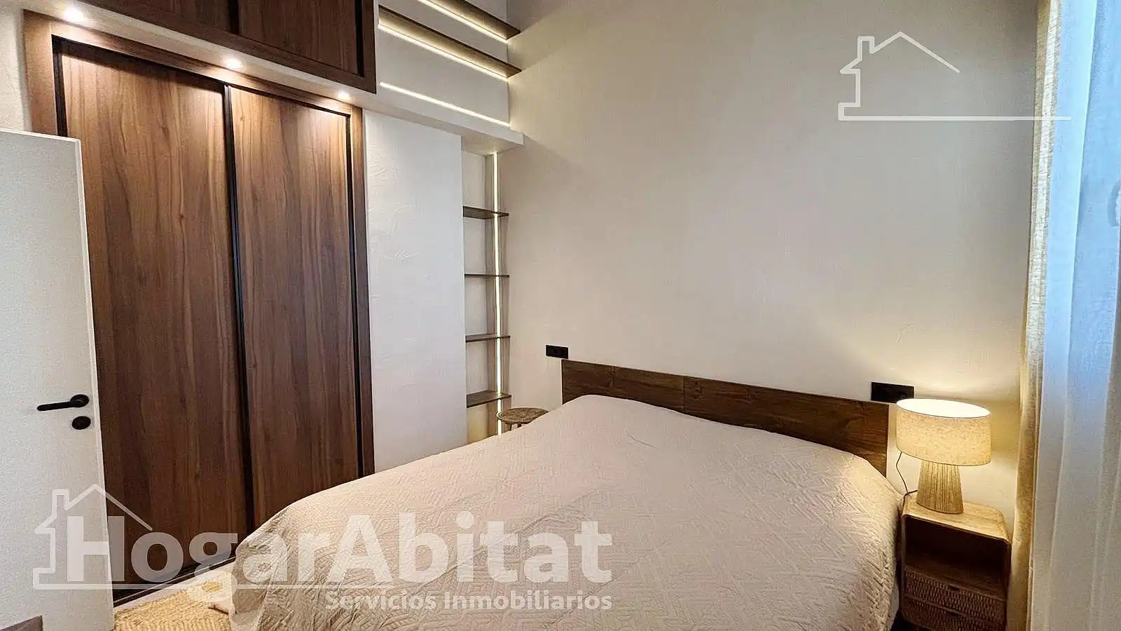 Dormitori de Àtic en venda en Alicante / Alacant amb Aire condicionat, Terrassa i Moblat