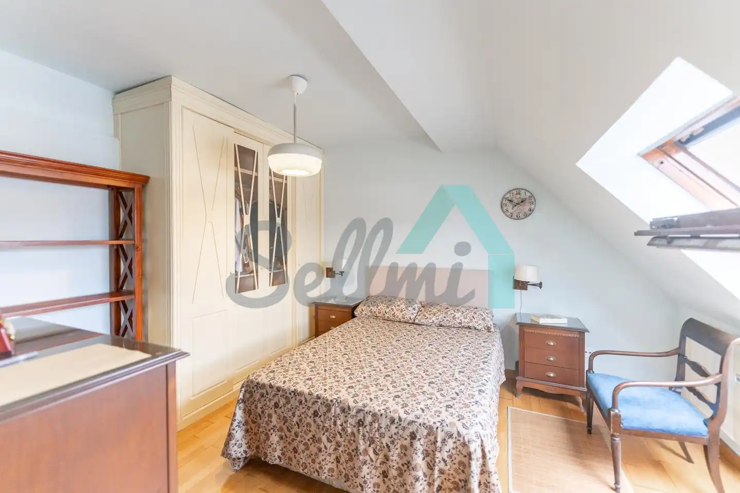 Schlafzimmer von Wohnung zur Miete in Oviedo  mit Heizung, Parkett und Möbliert