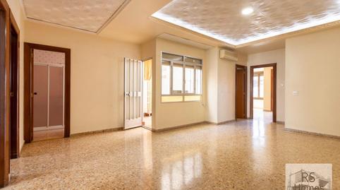 Foto 3 de Pis en venda a Calle Poeta Llorente, Núcleo Urbano, La Pobla de Vallbona