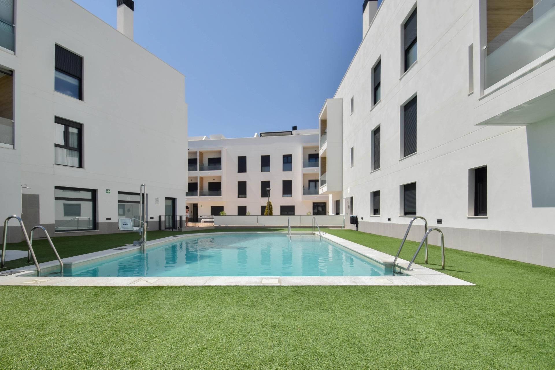 Piscina de Pis en venda en Armilla amb Aire condicionat, Calefacció i Jardí privat
