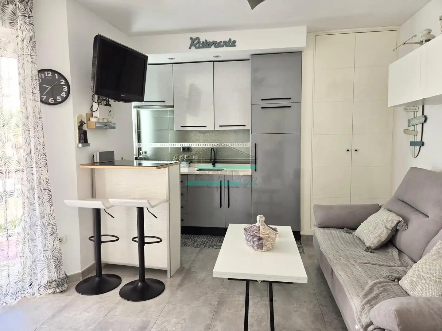 Küche von Wohnung zum Verkauf in Salobreña mit Klimaanlage, Terrasse und Möbliert