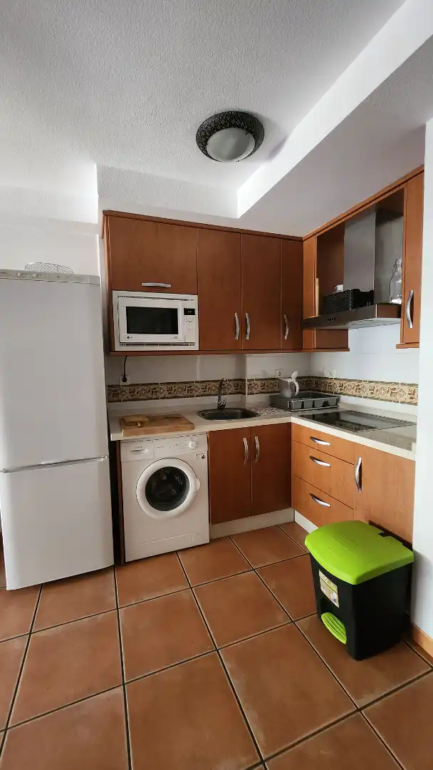 Cuina de Àtic de lloguer en Torrox amb Aire condicionat, Calefacció i Terrassa