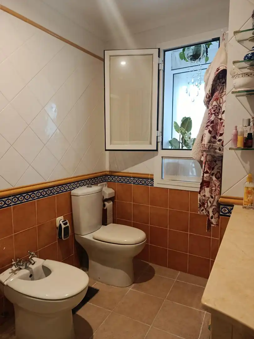 Badezimmer von Wohnung zum Verkauf in Cádiz mit Klimaanlage