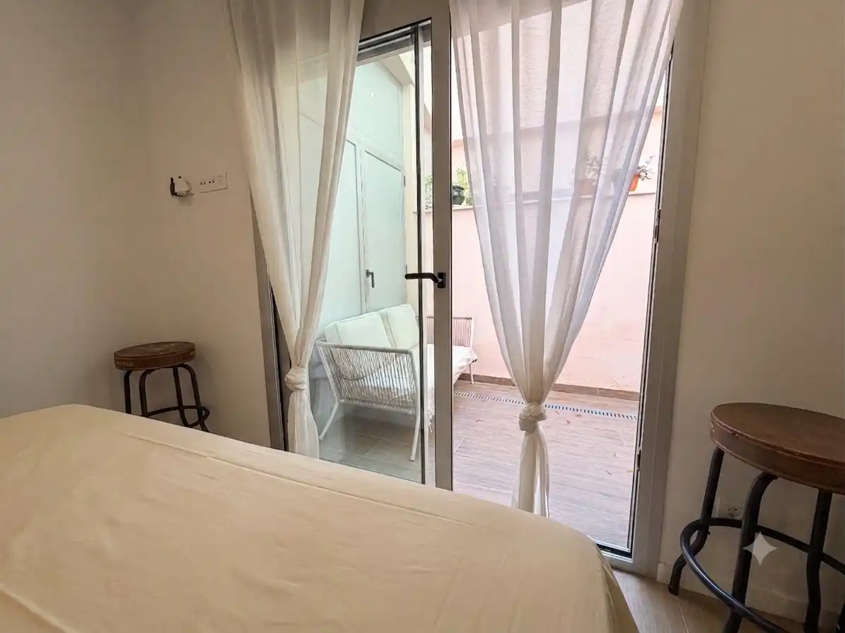 Habitación de Apartamento de alquiler en Badalona con Calefacción, Amueblado y Horno