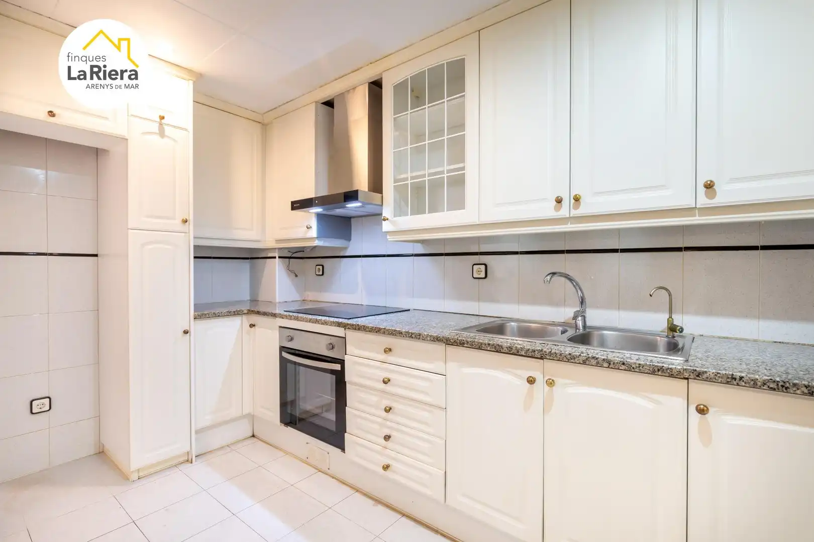 Cocina de Piso en venta en Arenys de Mar con Calefacción, Parquet y Balcón
