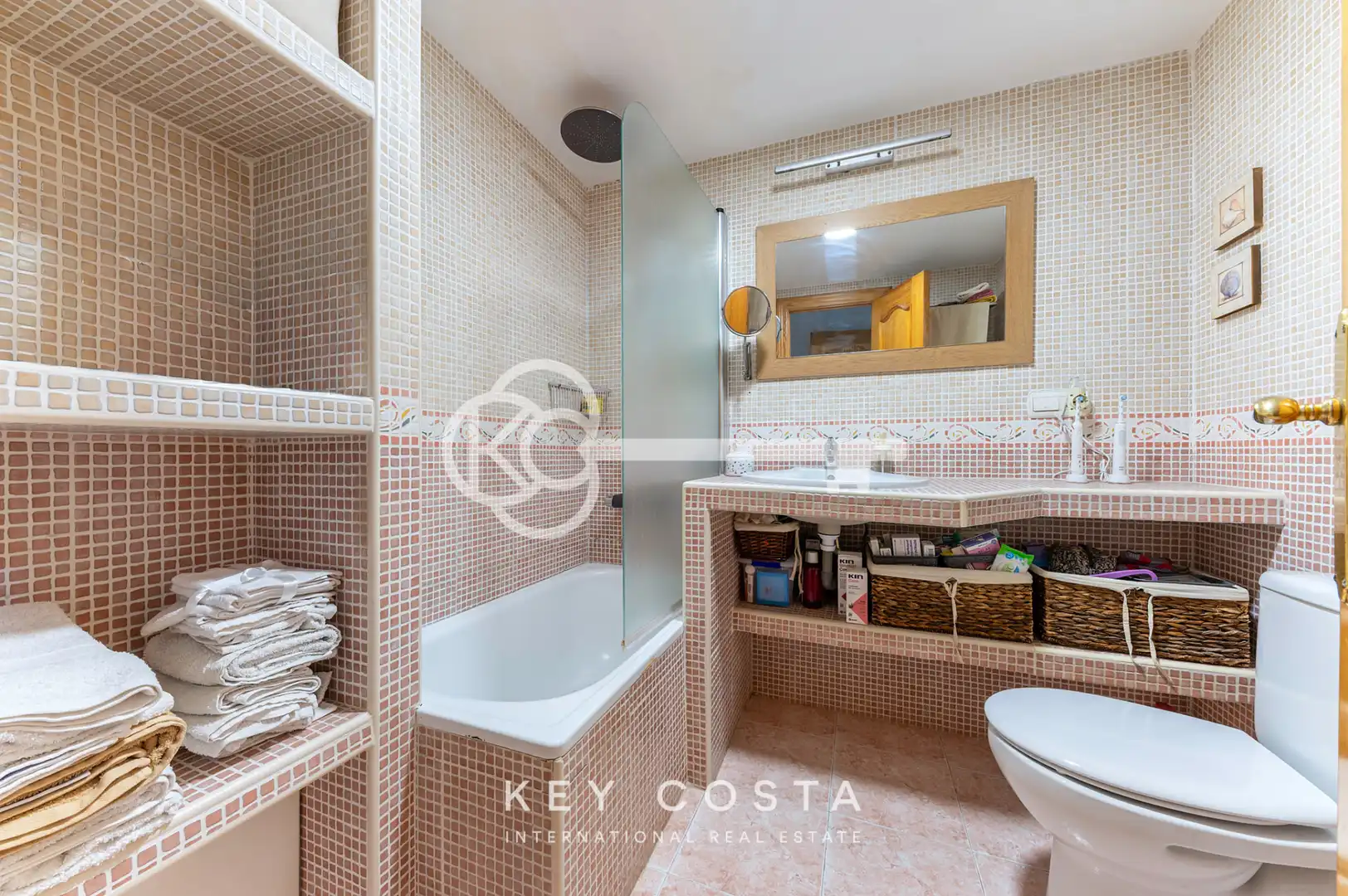 Bathroom of Flat for sale in Alicante / Alacant  with Air Conditioner, Heating and Oven