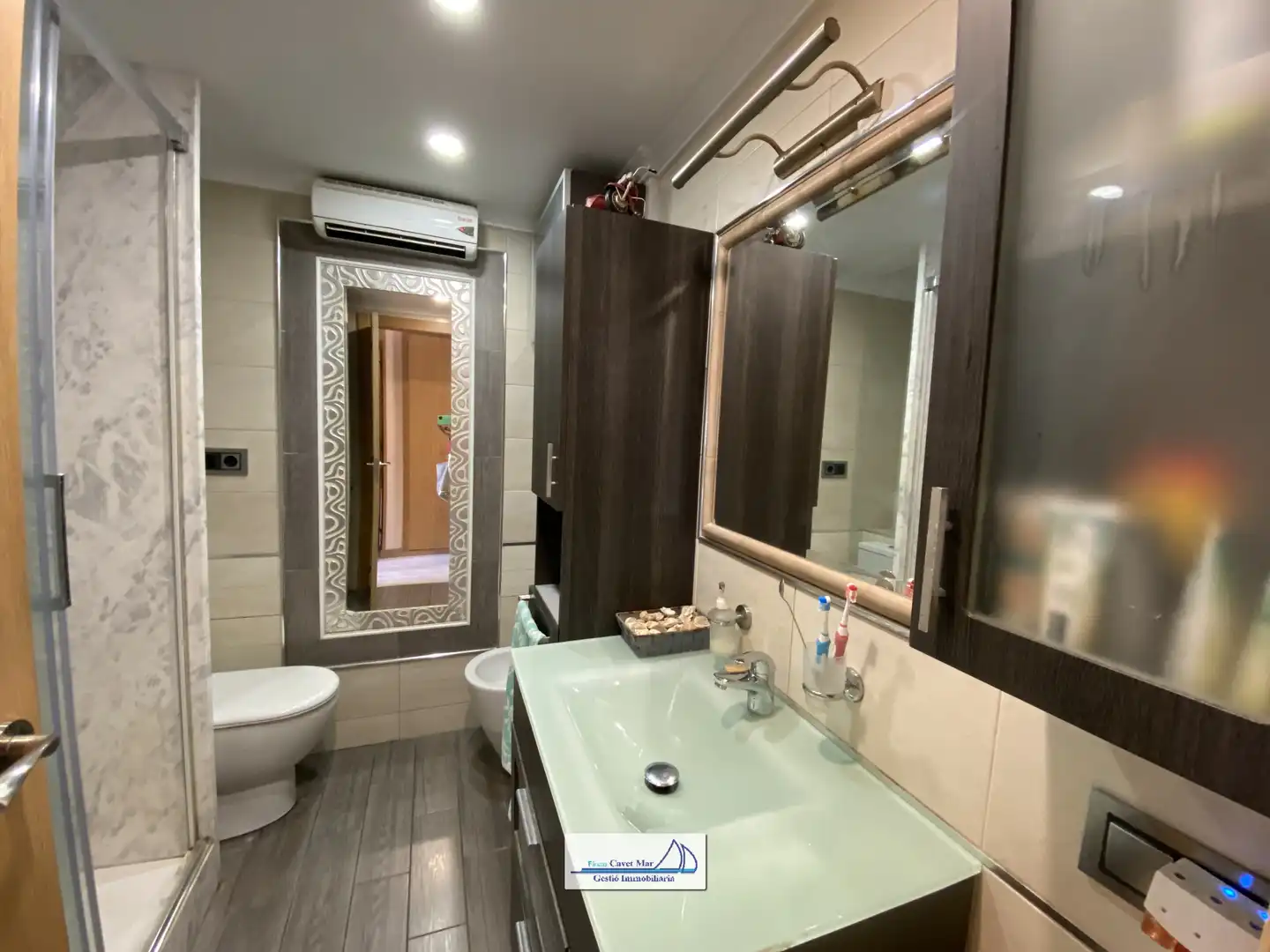 Bany de Apartament en venda en Cambrils amb Parquet, Moblat i Piscina comunitària