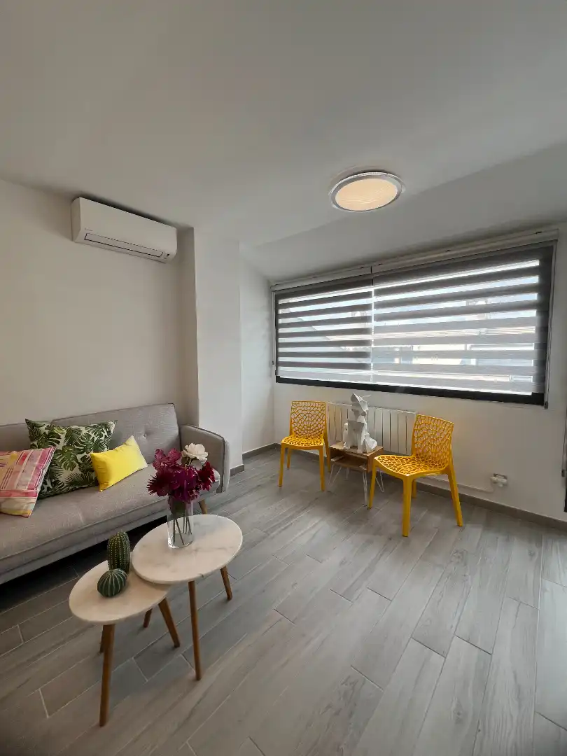 Sala d'estar de Casa o xalet en venda en Loeches amb Calefacció, Jardí privat i Terrassa