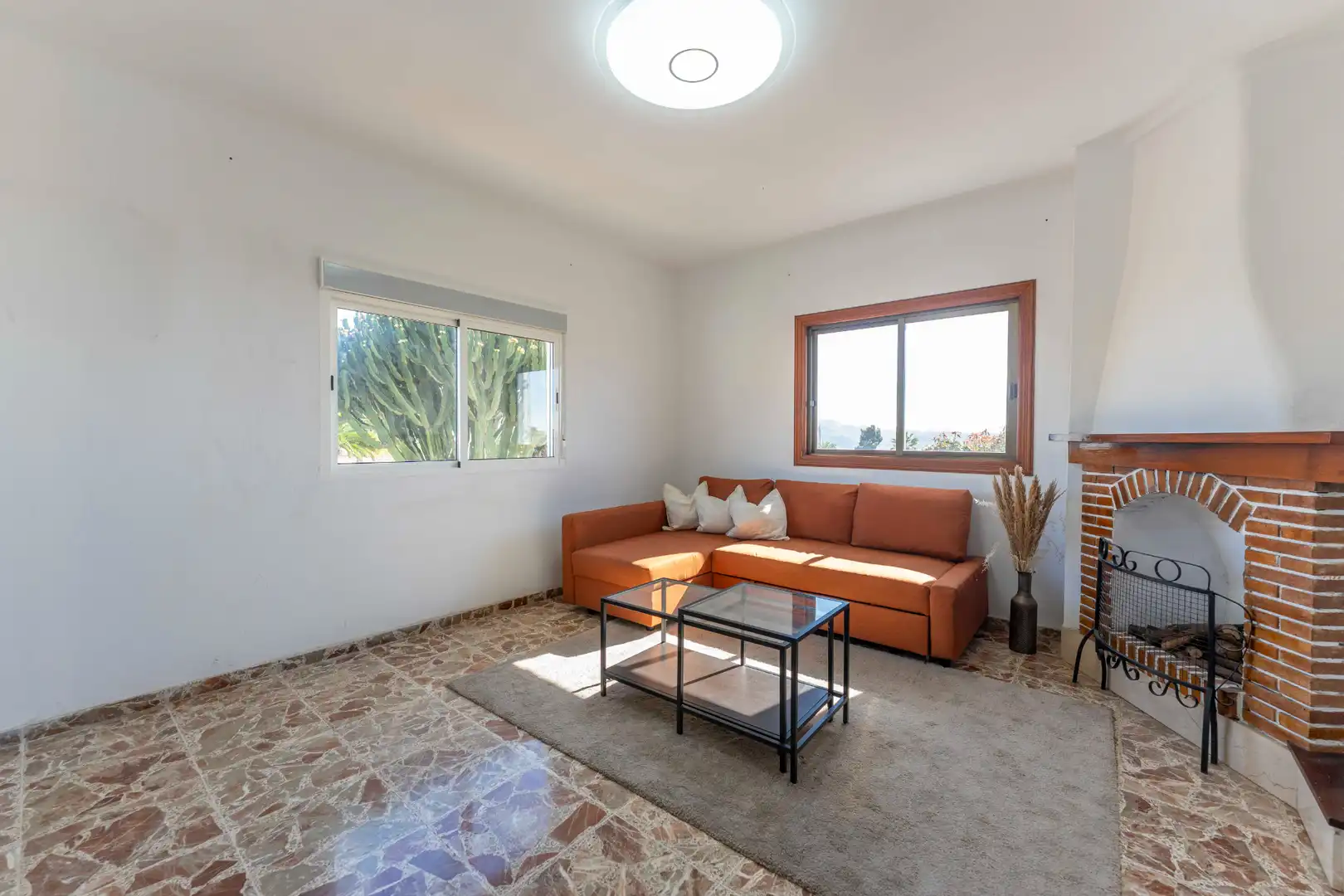Sala d'estar de Casa o xalet en venda en San Cristóbal de la Laguna amb Jardí privat, Terrassa i Moblat