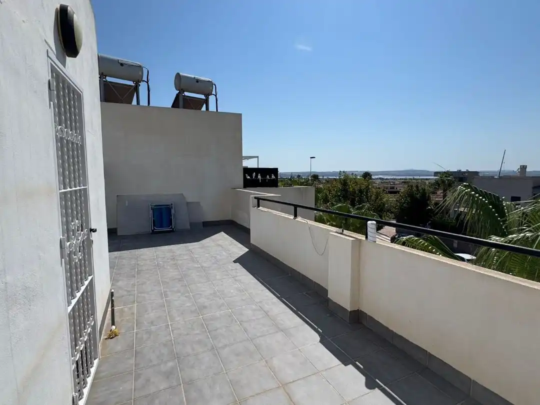 Terraced house with pool for sale in Av. Asociación Victimas del Terrorismo, 24, imagen 8