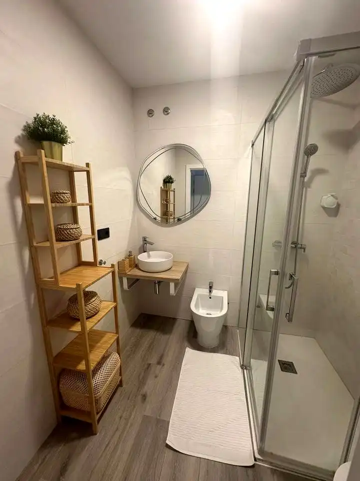 Bathroom of Ground floor for rent in Candelaria  with Air Conditioner and Furnished