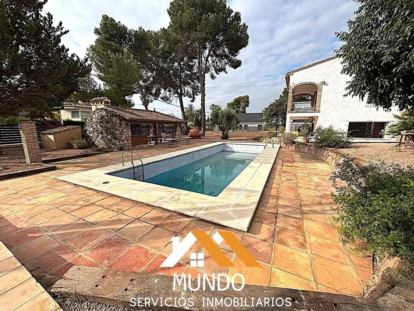 Piscina de Casa o xalet de lloguer en Paterna amb Aire condicionat, Calefacció i Terrassa