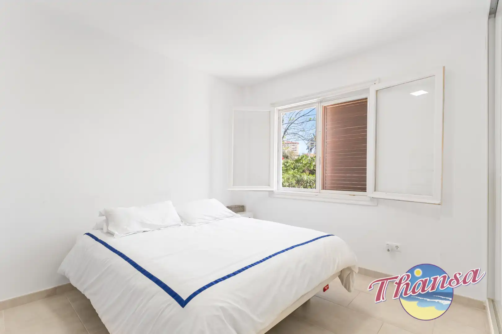 Habitación de Casa o chalet en venta en Alicante / Alacant con Aire acondicionado, Calefacción y Jardín privado
