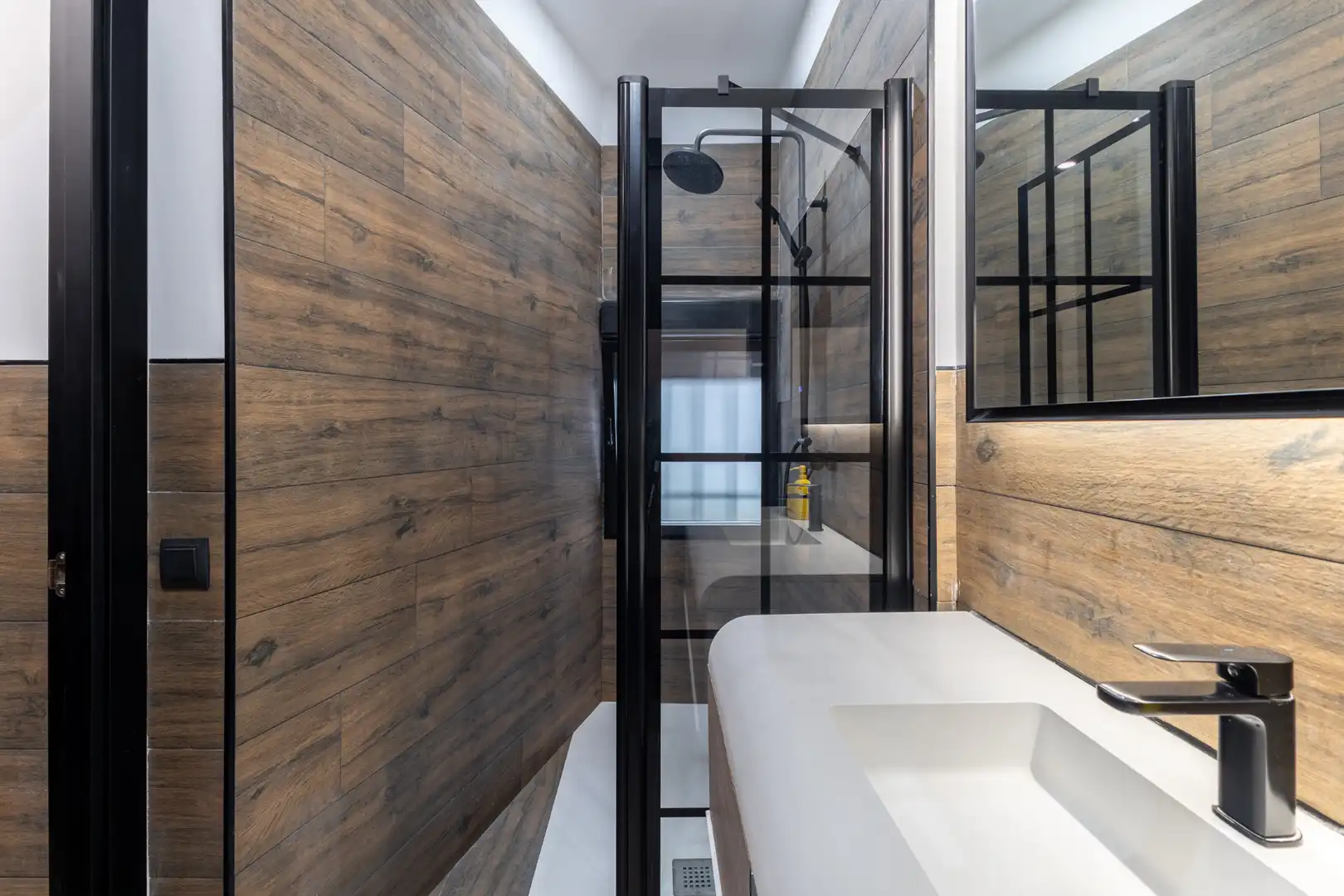Baño de Apartamento de alquiler en Madrid con Aire acondicionado, Calefacción y Amueblado