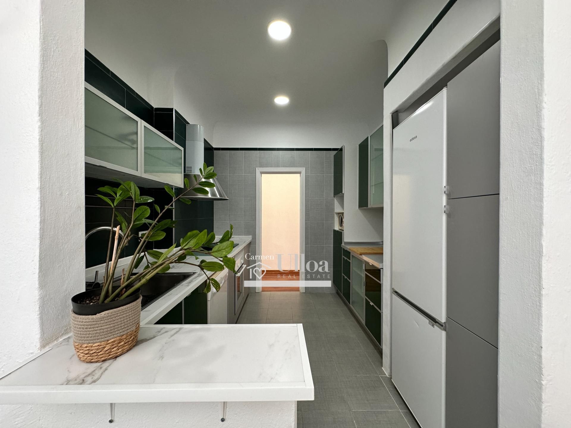 Apartament de lloguer a Calle San Juan Bosco, Ensanche - Diputación, Centro