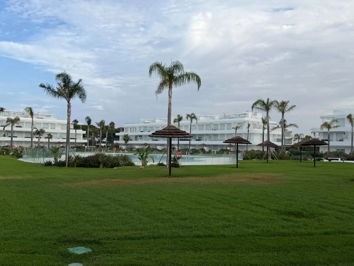 Pis amb piscina en venda a Las Tres Piedras - Costa Ballena