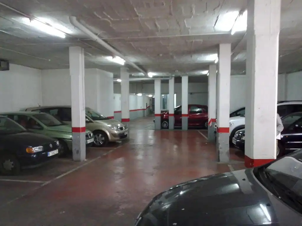 Parking de Garaje de alquiler en L'Hospitalet de Llobregat