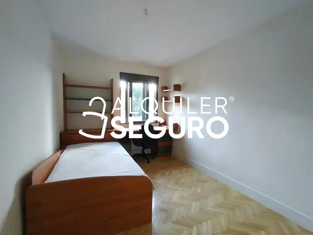 Bedroom of Flat for rent in Madrid  with Heating