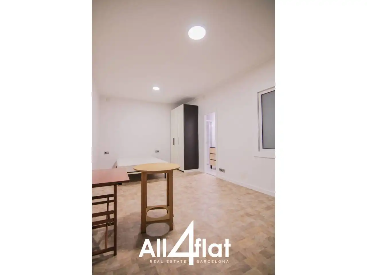 Habitación de Estudio de alquiler en Barcelona con Alarma