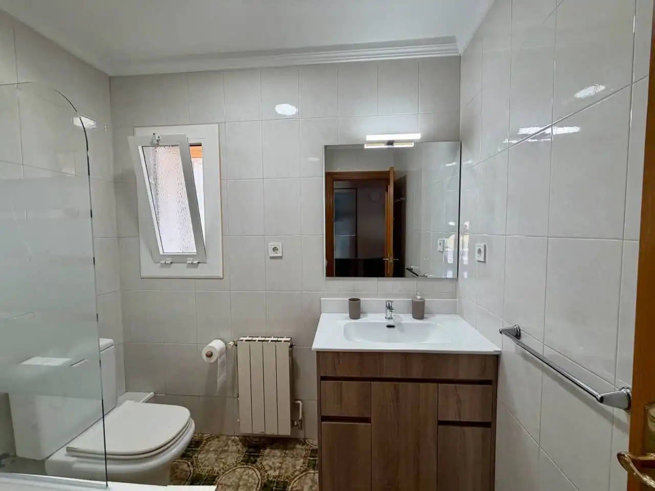 Bathroom of Flat for rent in Sabadell  with Heating and Balcony
