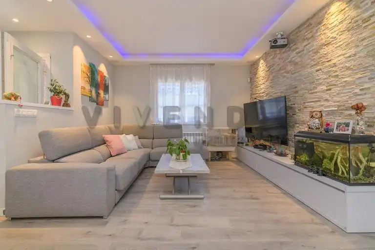 Casa amb terrassa en venda a Corbera de Llobregat, imagen 6