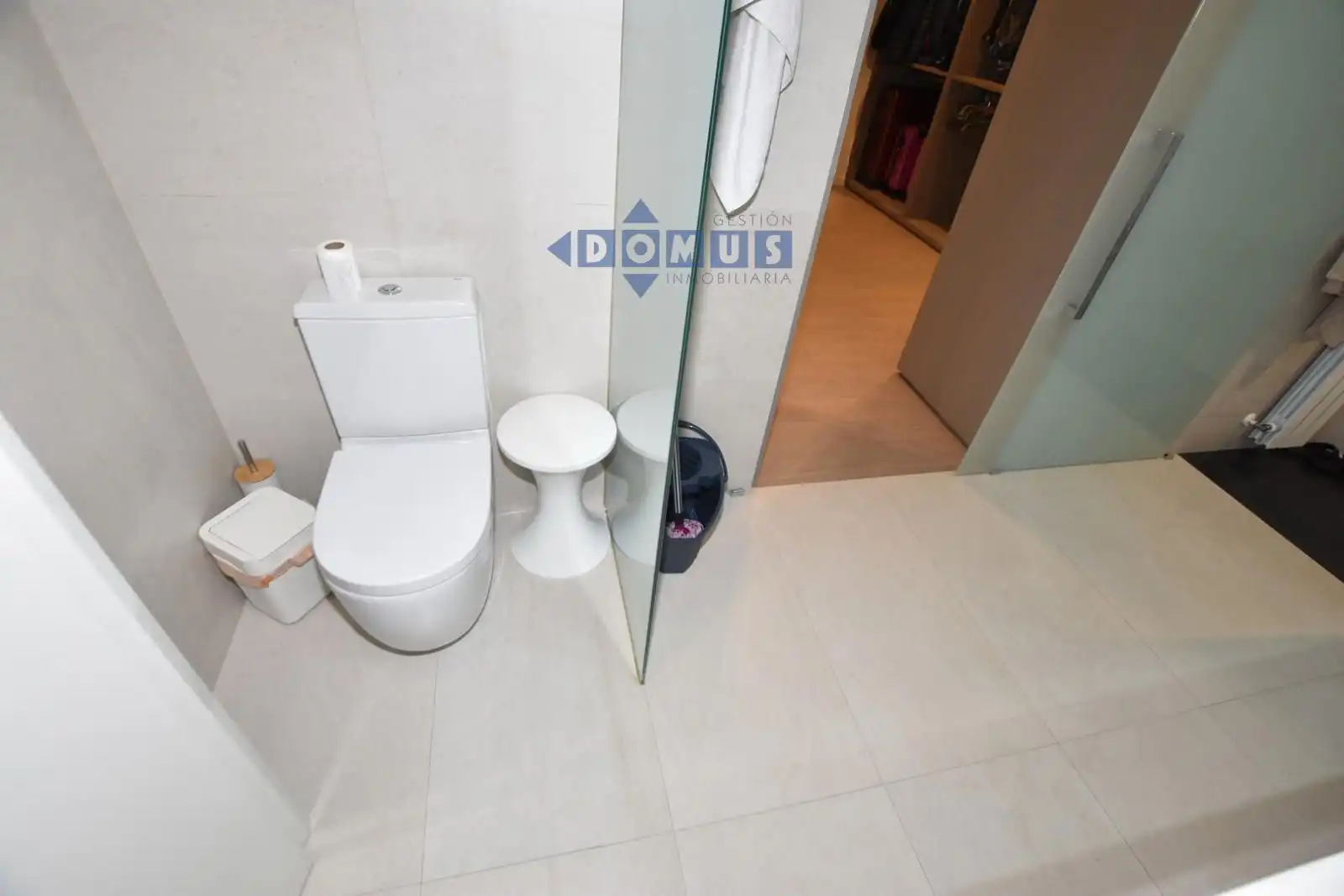 Baño de Piso en venta en Ronda con Aire acondicionado, Calefacción y Amueblado