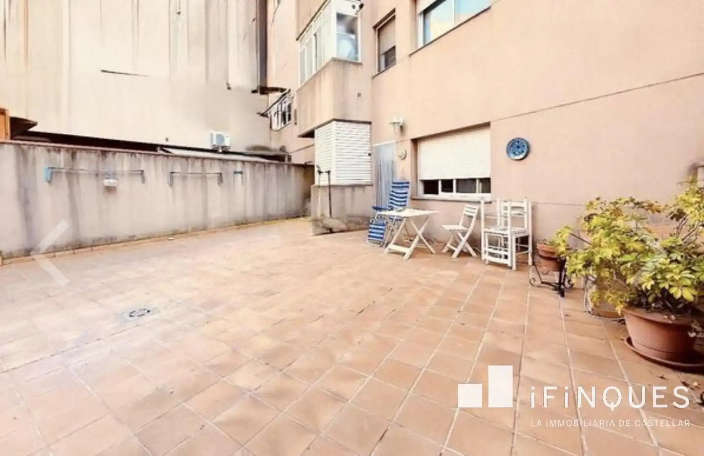 Terraza de Planta baja en venta en Castellar del Vallès con Calefacción, Terraza y Internet