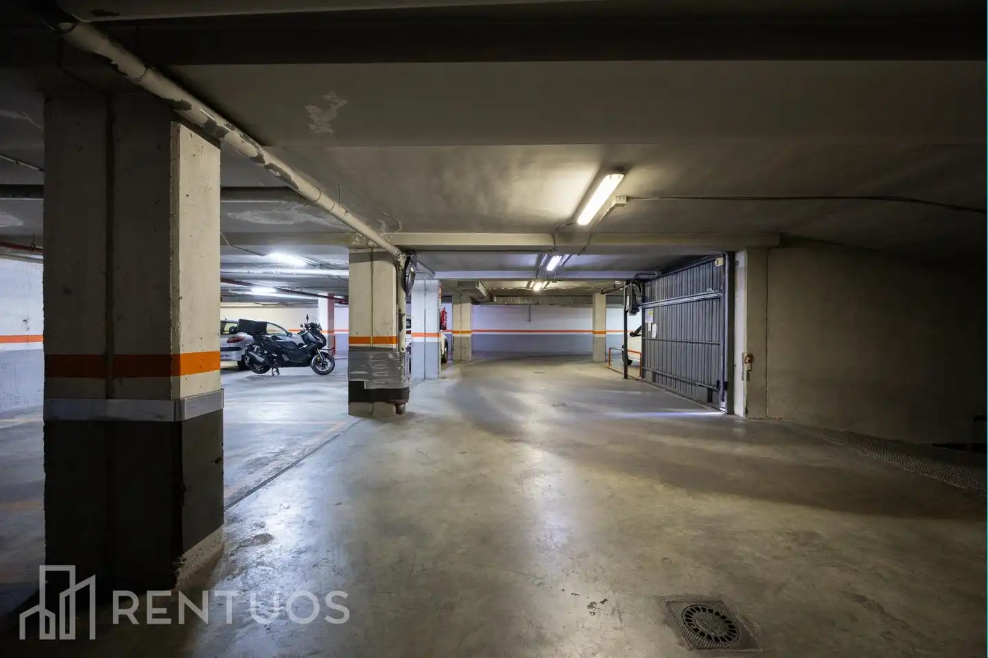 Parking de Piso de alquiler en Madrid con Aire acondicionado, Calefacción y Terraza