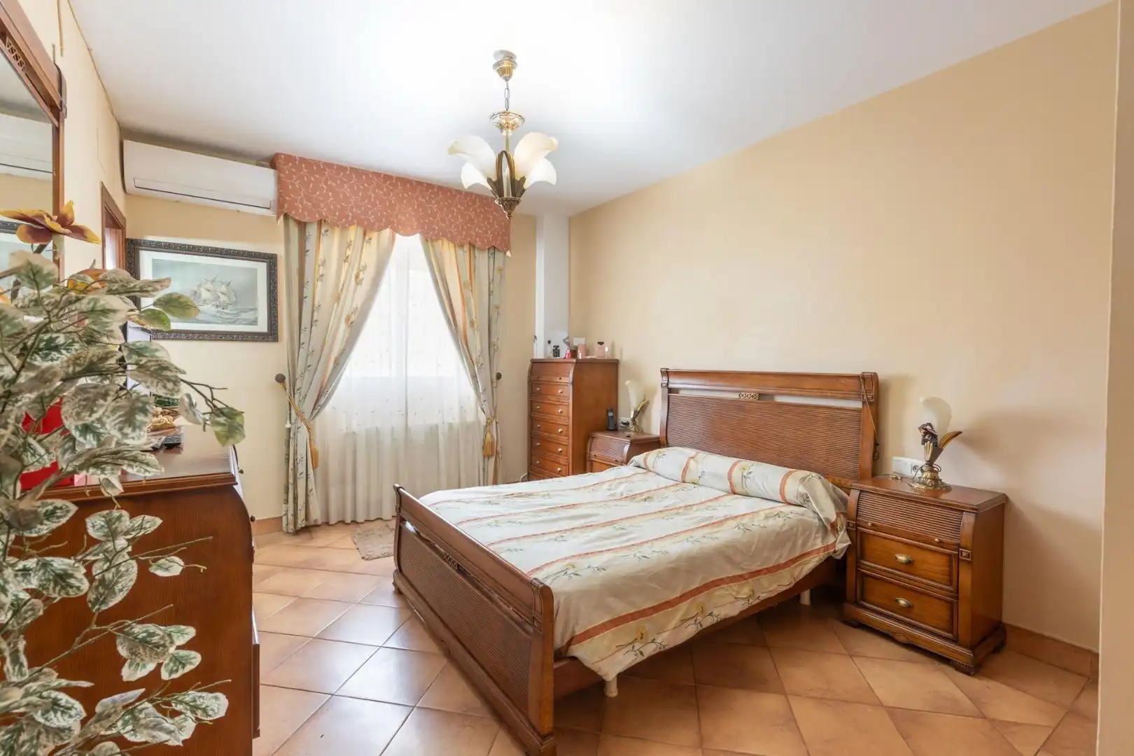 Habitación de Casa o chalet en venta en Gójar