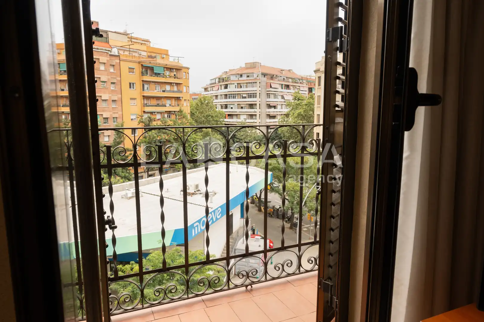 Piso con terraza en venta en Sant Andreu, imagen 4