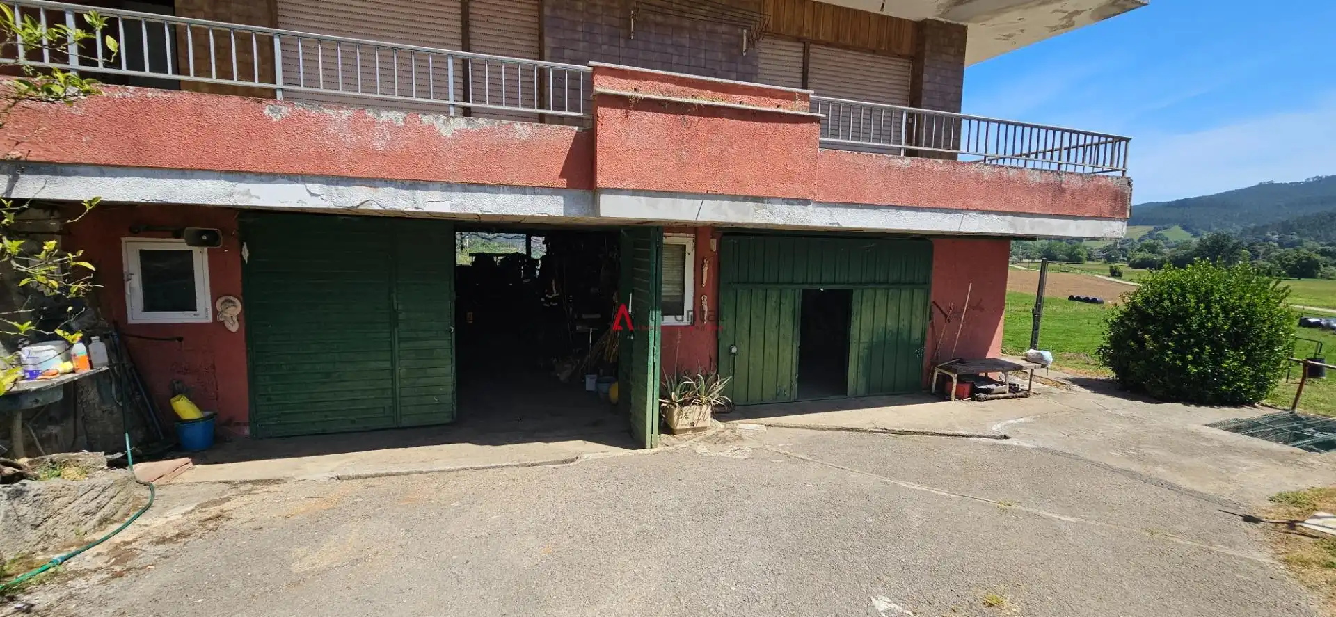 Casa rústica amb terrassa en venda a Voto, imagen 80