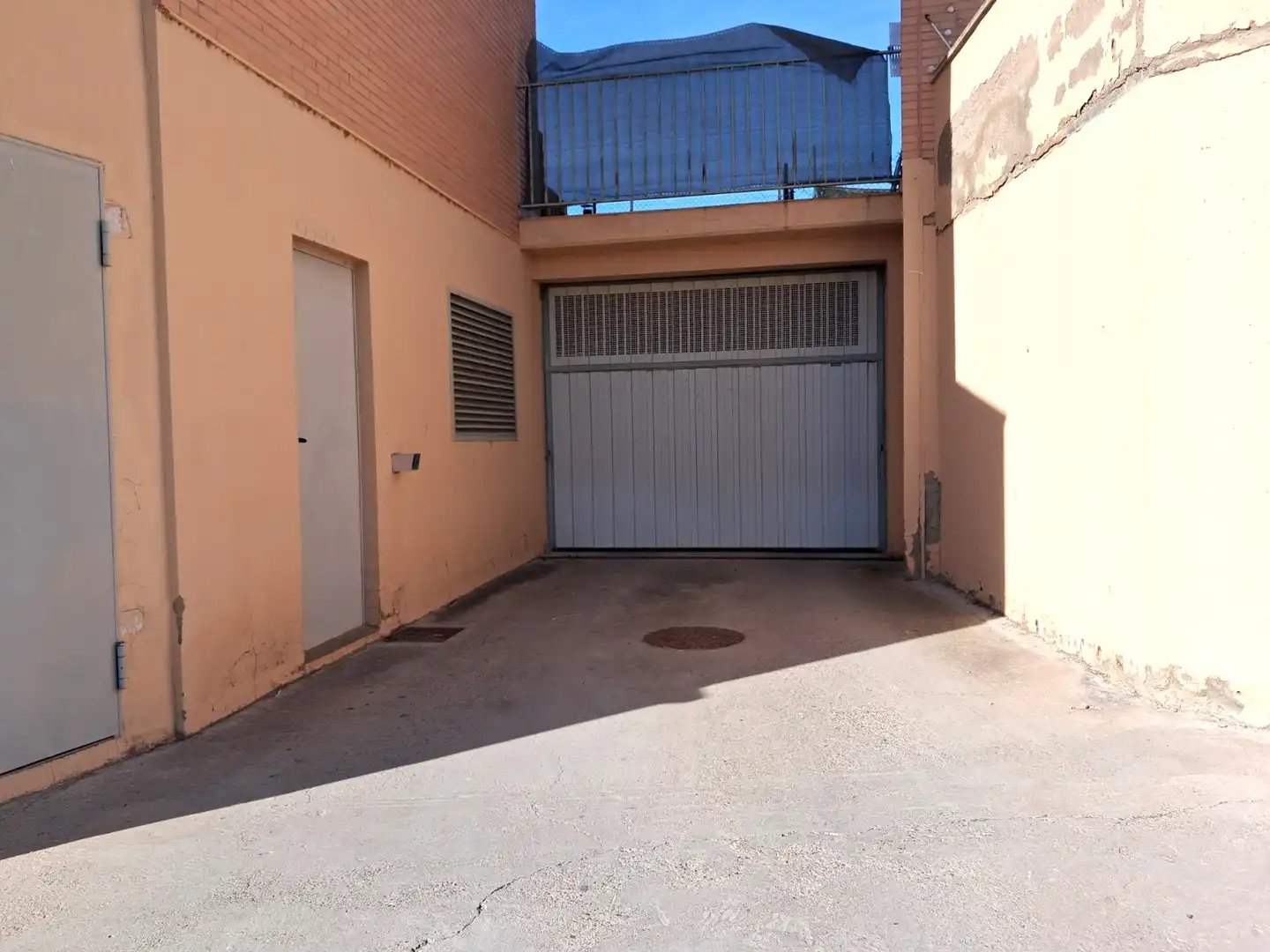Parking de Casa adosada en venta en Osera de Ebro con Calefacción, Parquet y Terraza