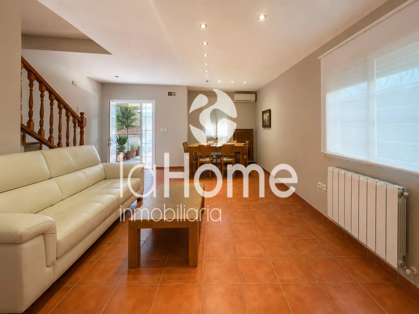 Living room of Detached homes for rent in La Pobla de Vallbona  with Air Conditioner, Heating and Private garden