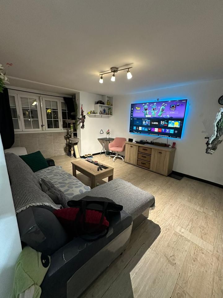 Living room of Flat for sale in  Madrid Capital  with Storage room