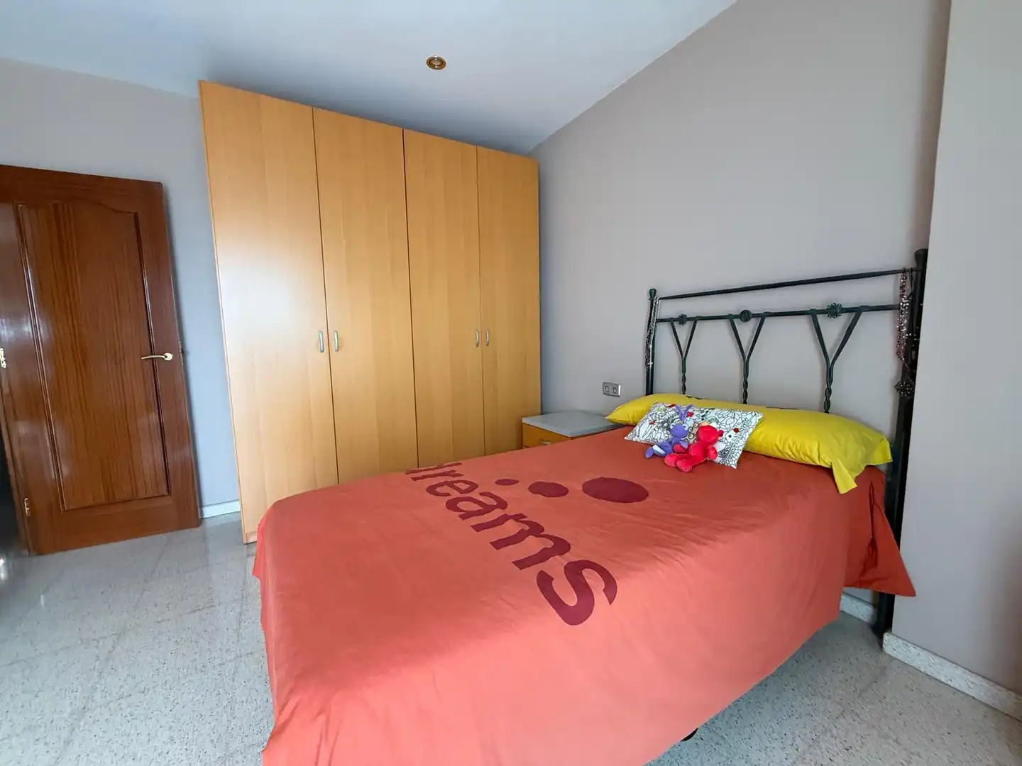 Schlafzimmer von Haus oder Chalet zum Verkauf in Santa Coloma de Gramenet mit Klimaanlage, Heizung und Terrasse