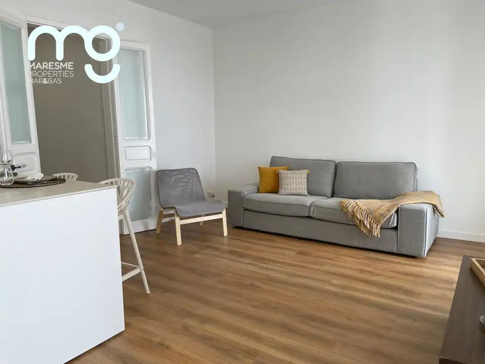 Sala d'estar de Pis en venda en El Masnou amb Aire condicionat, Calefacció i Parquet