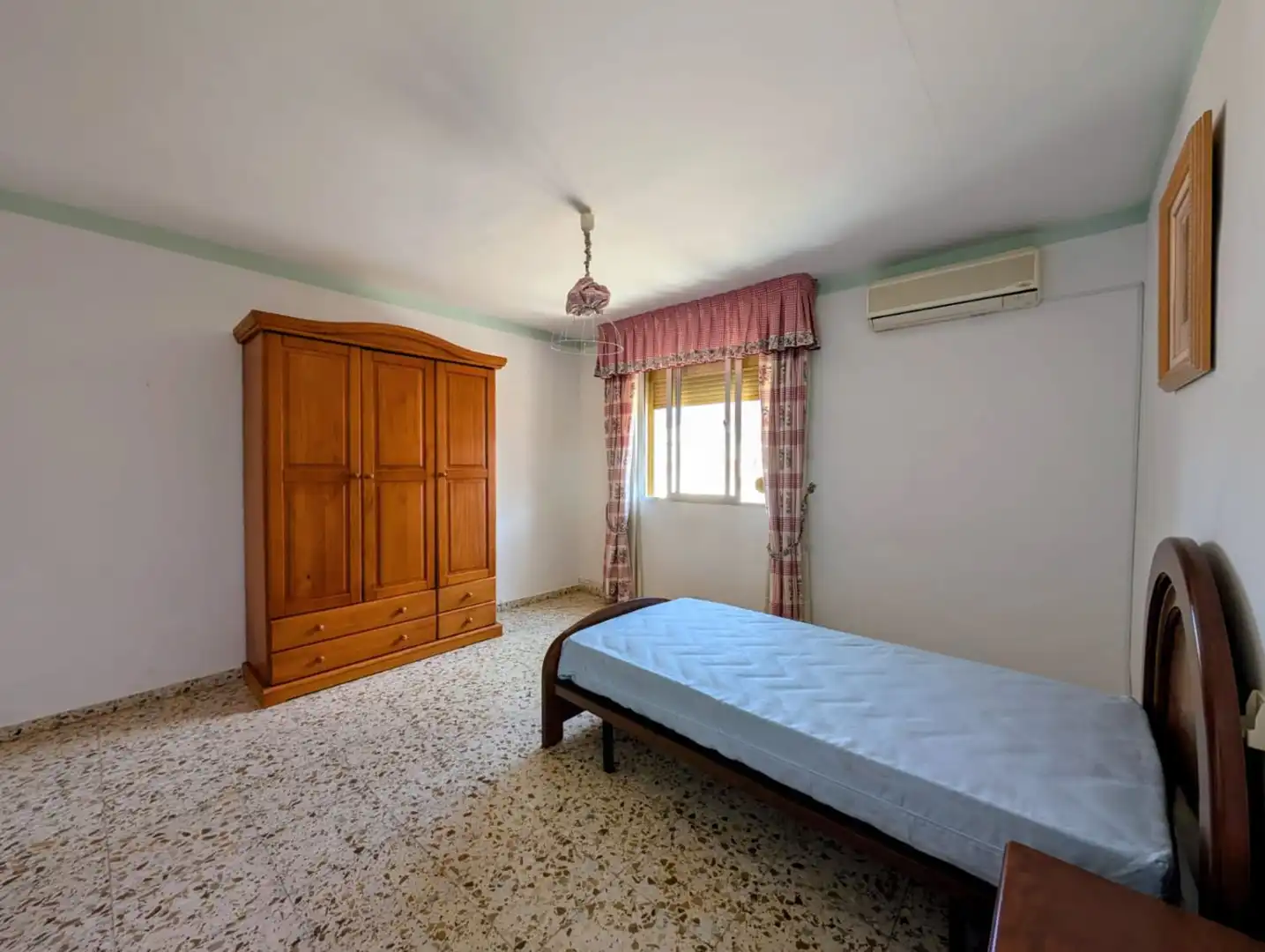 Dormitori de Casa o xalet en venda en Loja amb Terrassa i Traster