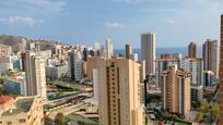 Vista exterior de Apartament en venda en Benidorm amb Aire condicionat i Terrassa