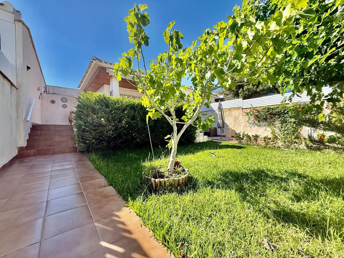 Jardí de Casa o xalet en venda en Orihuela amb Aire condicionat, Jardí privat i Terrassa